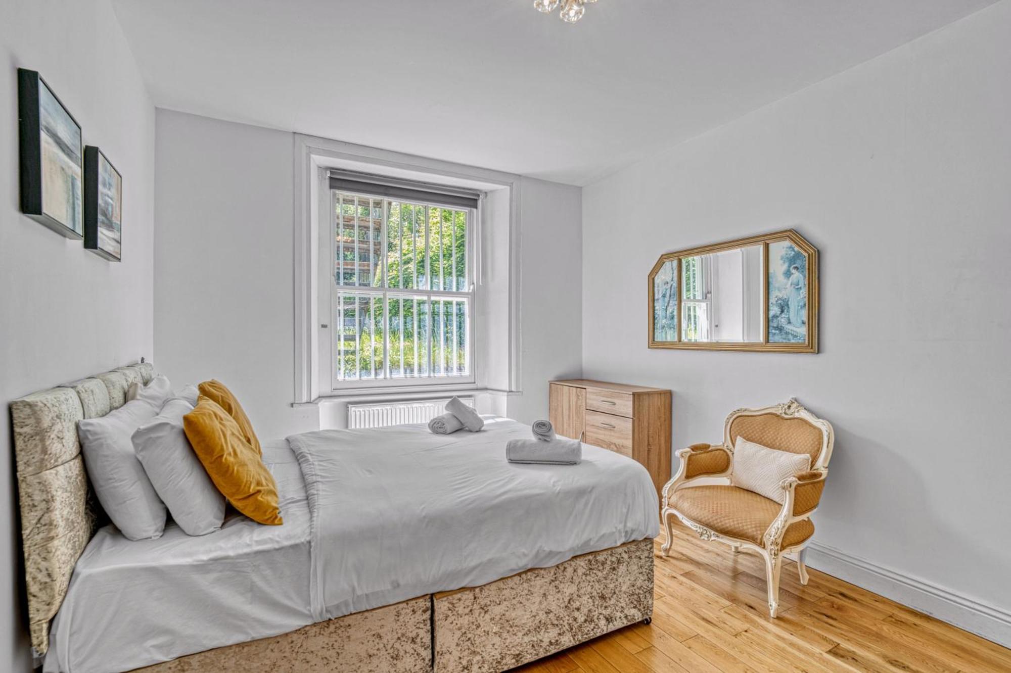 Holiday home Charming 3br By Redcliffe Gdns *