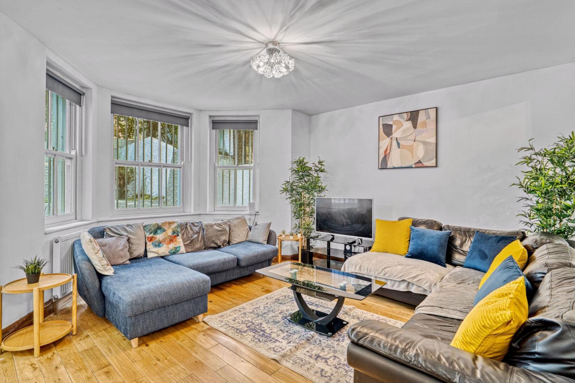 Holiday home Charming 3br By Redcliffe Gdns London